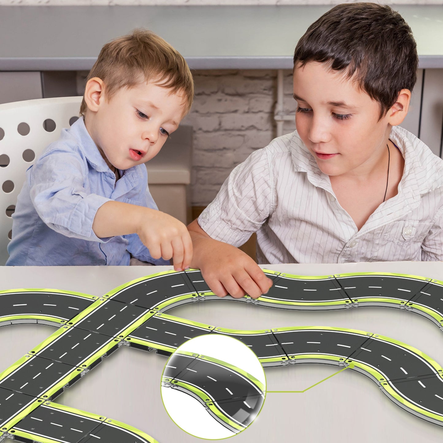 PicassoTiles Magnetic Car Track Set - Speedway Themed Set